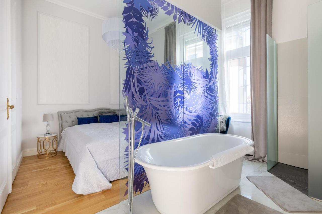 Designer Luxury Home In The Jewish Quarter บูดาเปสต์ ภายนอก รูปภาพ