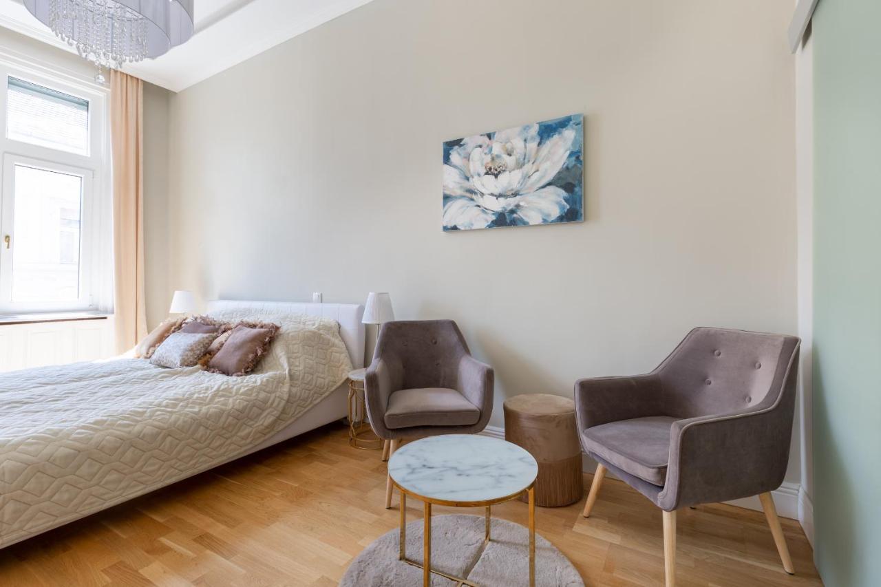 Designer Luxury Home In The Jewish Quarter บูดาเปสต์ ภายนอก รูปภาพ